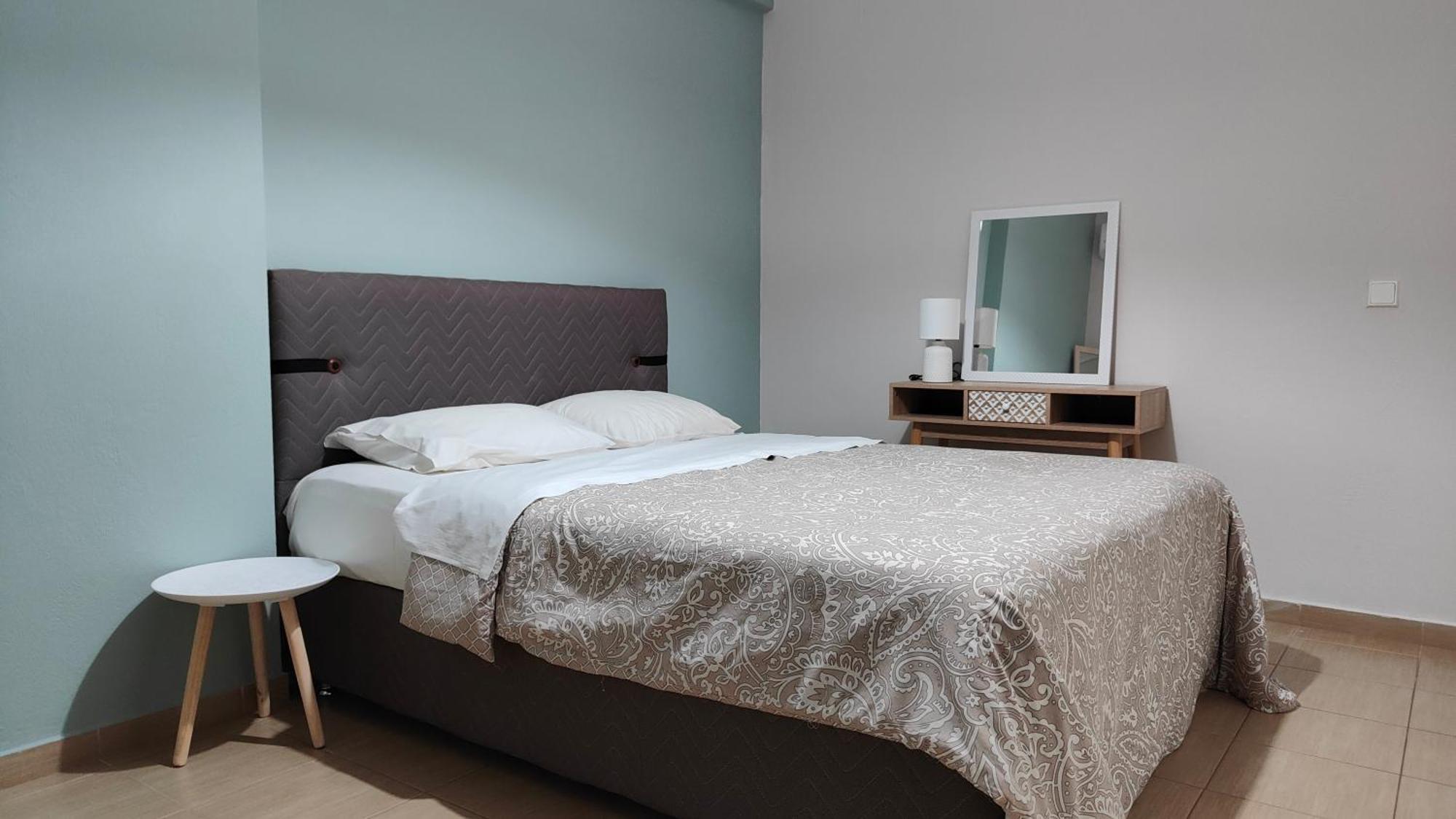 Rock & Roll 1 - Modern Apartment In Trikala Ngoại thất bức ảnh