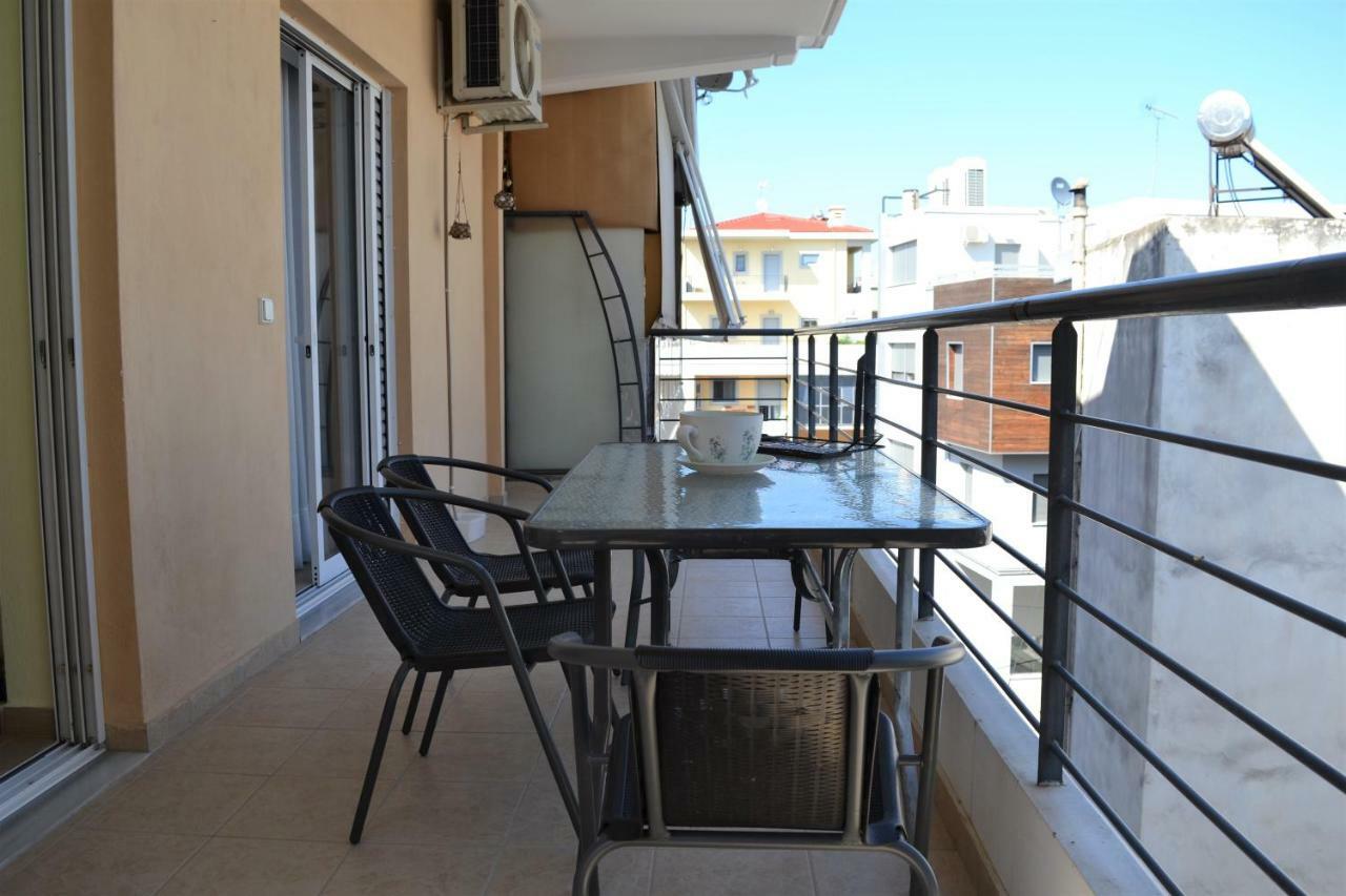 Rock & Roll 1 - Modern Apartment In Trikala Ngoại thất bức ảnh